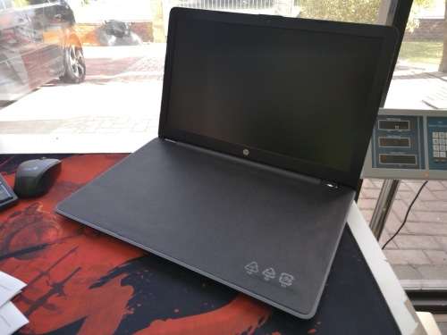 **100% Brand New**LATEST DESIGN**HP NOTEBOOK15*AMD E2-9000u*8th GEN*RADEON R2*4GB DDR4*500GB*DVD*